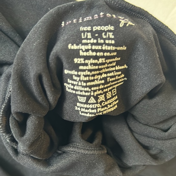 Free People L/XL Top Intimately Super Crop Seamless Turtleneck Black long sleeve - Picture 6 of 8